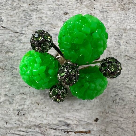 Vintage Rare Vendome Glowing Green Popcorn Bead Necklace And Earrings Set 1960s - Picture 3 of 9